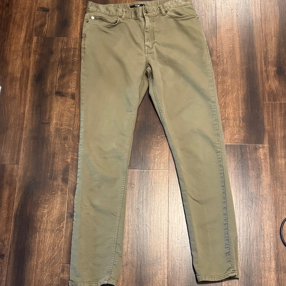 Quince Traveler 5 Pocket Men's Straight Leg Flat Front Khaki Chinos 32X34